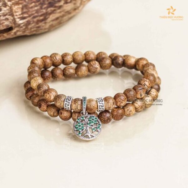 Quà Giáng Sinh cho bé trai 1 - 2 tuổi là vòng tay trầm hương