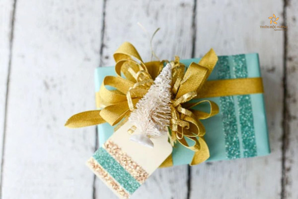 hộp quà Giáng Sinh trang trí nhũ (kim tuyến) lấp lánh