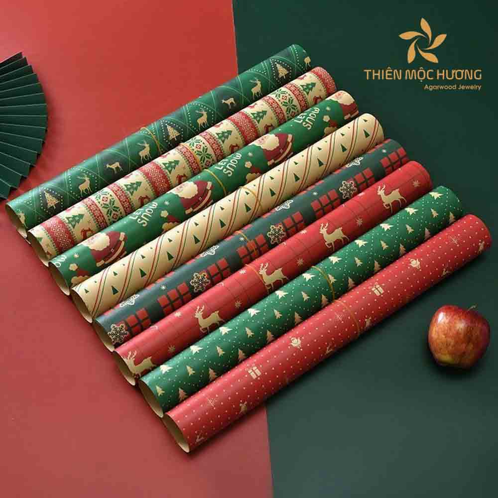 cach-lam-thiep-giang-sinh-14 Cách làm thiệp Giáng Sinh bằng giấy gói quà