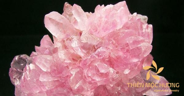 da-thach-anh-hong-bao-nhieu-tien-4 Đá thạch anh hồng thuộc loại đá thạch anh sở hữu lịch sử ra đời thuộc bậc cao nhất