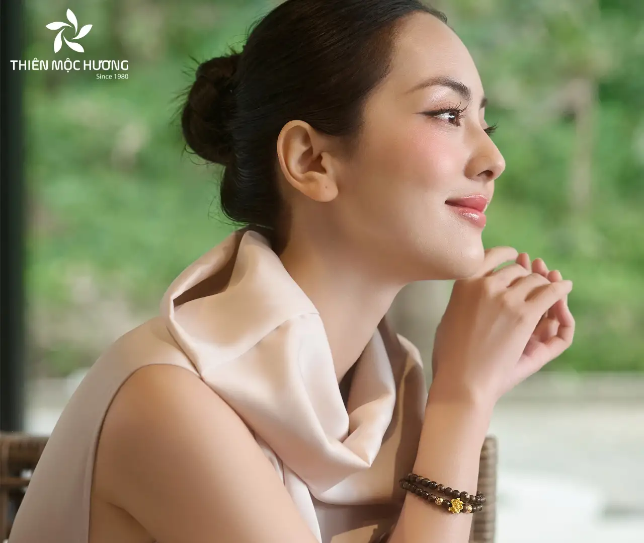 deo-vong-tram-co-tac-dung-gi-10 Đeo vòng trầm giúp xoa dịu căng thẳng, điều hòa thần kinh và cải thiện giấc ngủ một cách tự nhiên