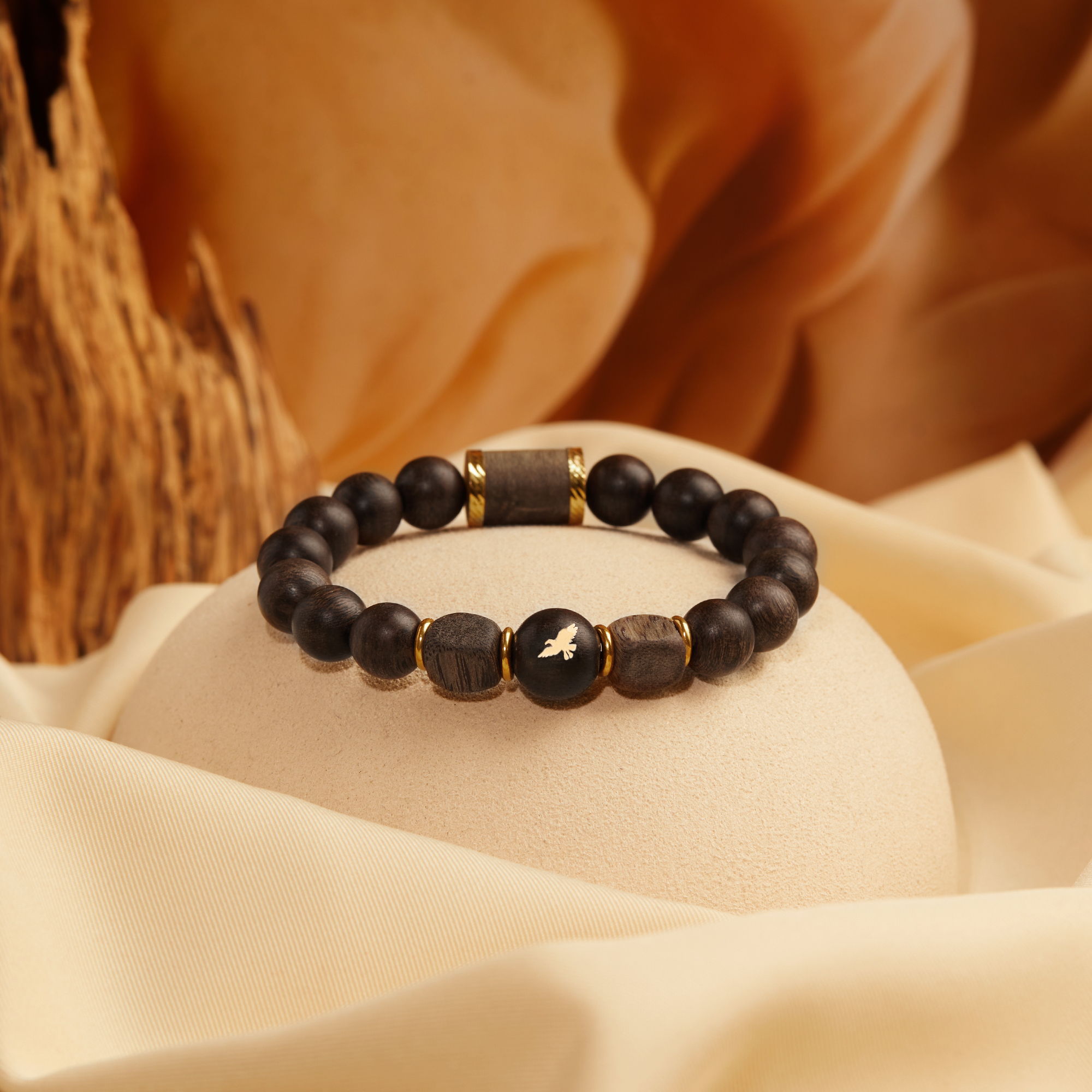 kim-vu-trac-tram-huong-thien-moc-huong Quà tặng vòng tay trầm hương