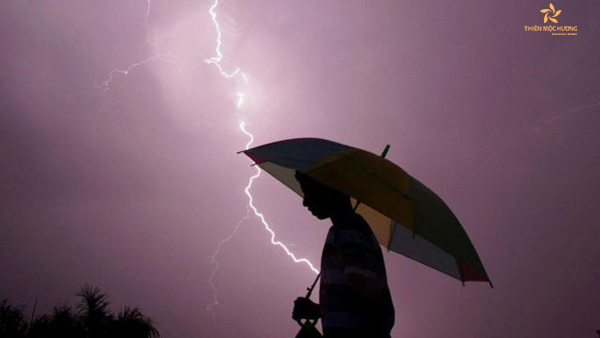 mo-bi-set-danh mơ bị sét đánh