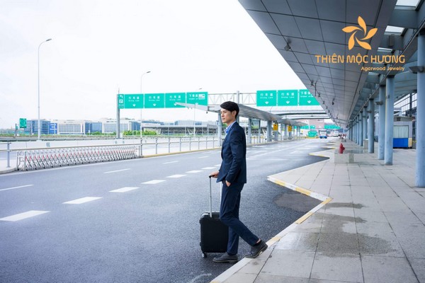 mo-thay-chong-8 mơ thấy bố đi công tác