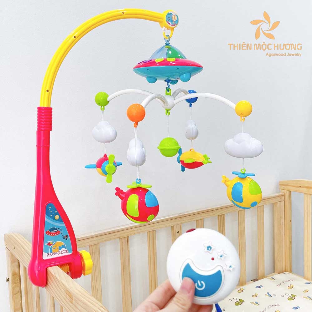 Tặng quà gì cho bé ngày Noel? - Đồ chơi treo nôi là ý kiến không hề tồi