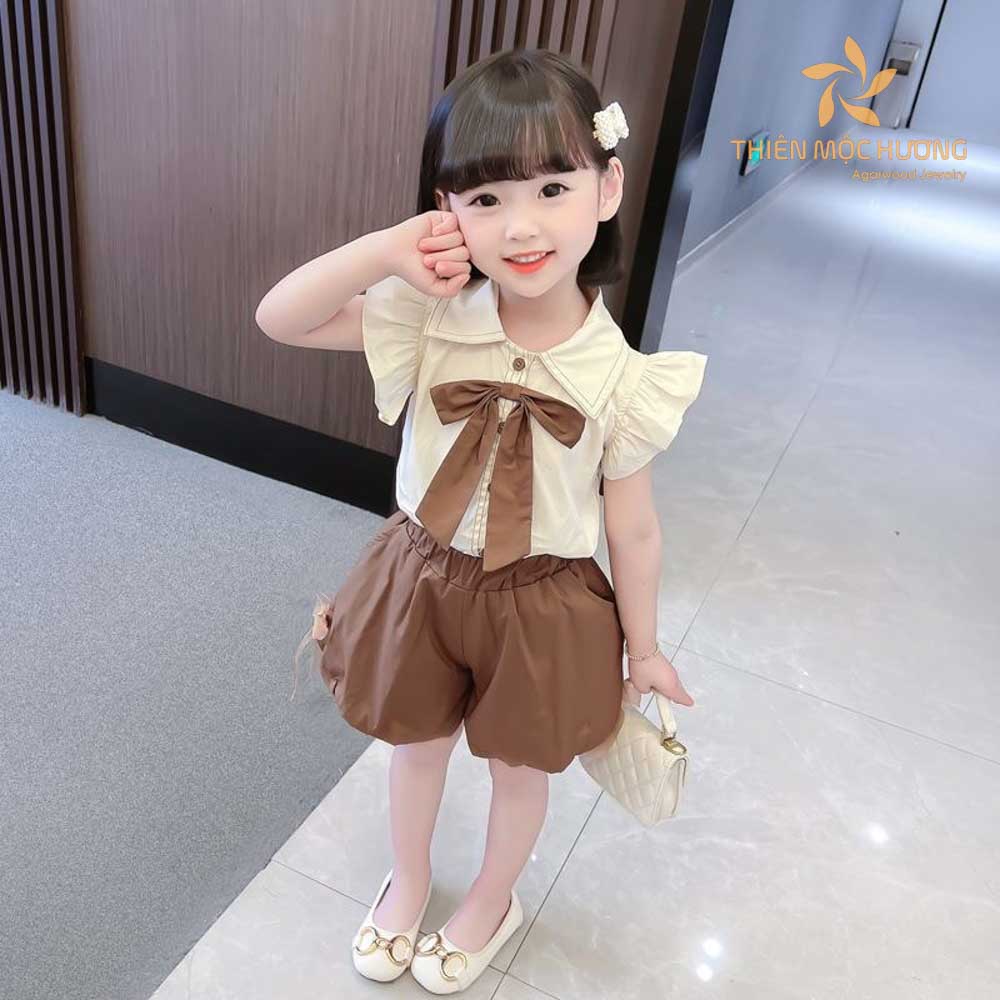 Tặng quà cho bé gái 9 -10 tuổi là quần áo