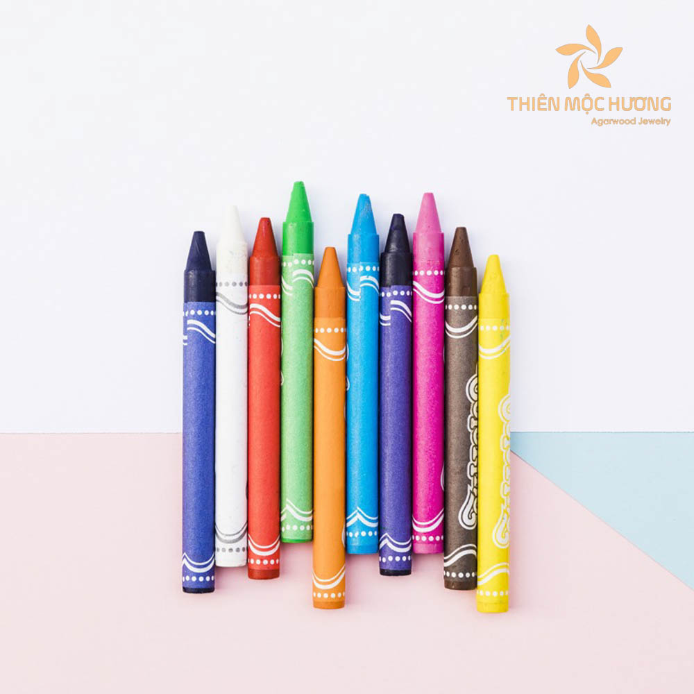 Quà Giáng Sinh cho bé là bộ tô màu