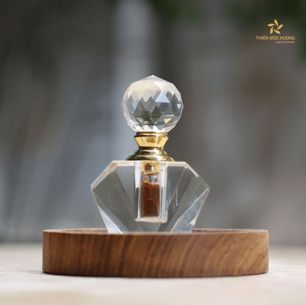 Nước hoa trầm hương - quà tết tặng đối tác