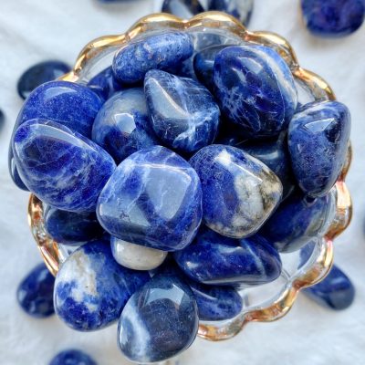 Sodalite là thêm may mắn cho các nhà văn hoặc những người viết lách