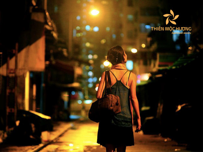 thang-co-hon-ba-bau-nen-kieng-gi-5 Mẹ bầu cần kiêng đi ra ngoài vào đêm khuya trong tháng cô hồn
