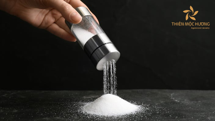 Muối là vật vô cùng quan trọng để mang theo trong khoảng thời gian tháng cô hồn