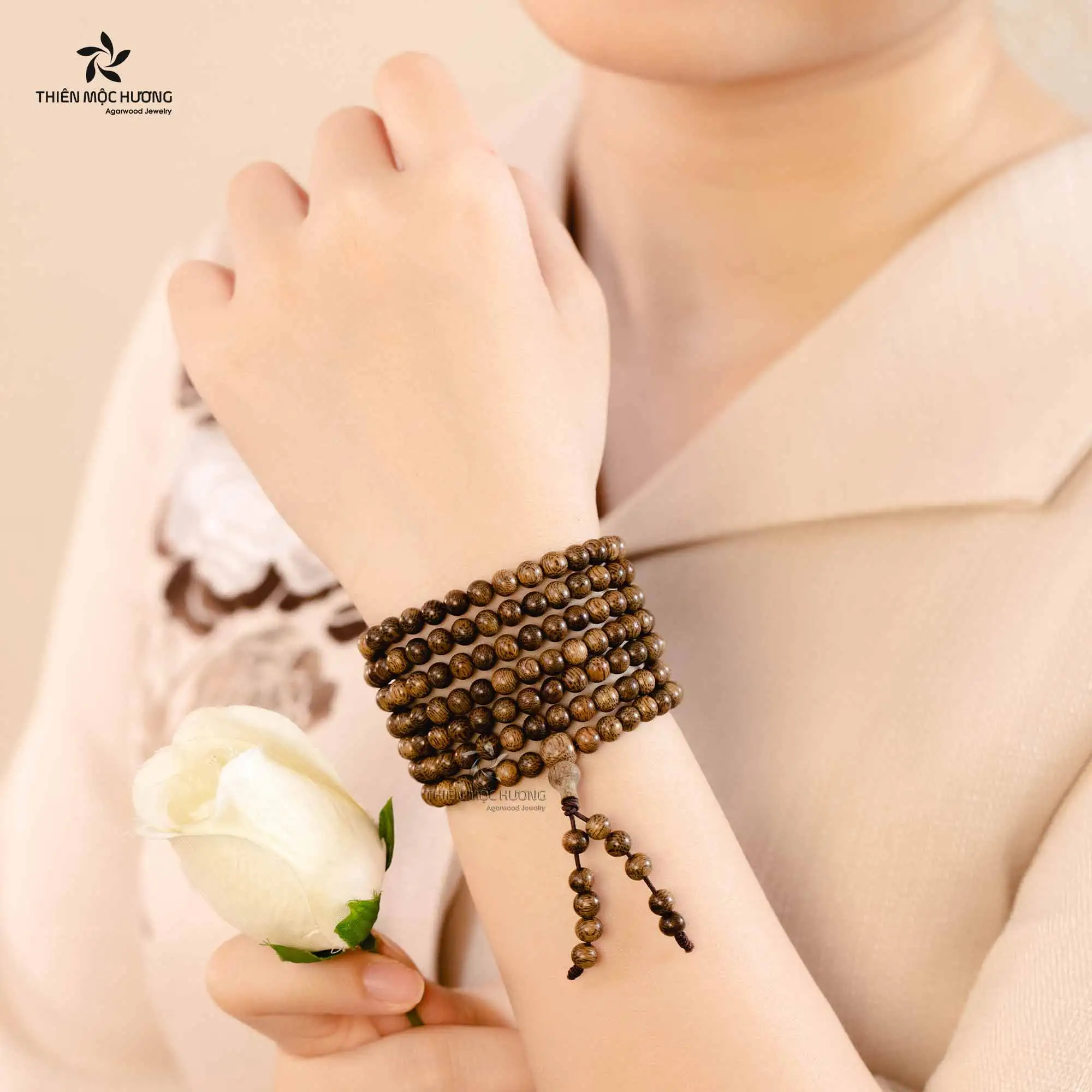 tram-huong-sanh-chim-la-gi-06 Người sành trầm thường đánh giá trầm tốc là lựa chọn an toàn và tinh tế hơn trầm sánh chìm, bởi sản phẩm hoàn toàn tự nhiên, ít gây kích ứng