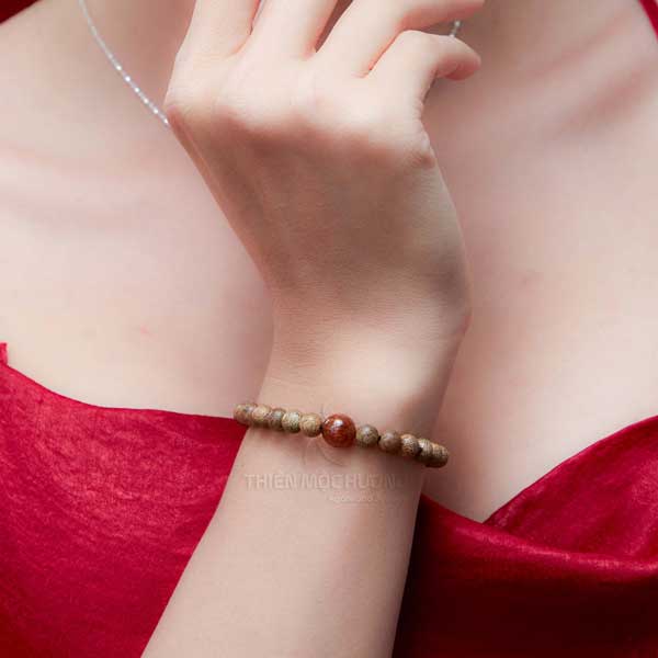vc3b2ng-tay-tre1baa7m-hc6b0c6a1ng-thic3aan-me1bb99c-hc6b0c6a1ng-10 Vòng tay Trầm Hương Thiên Mộc Hương