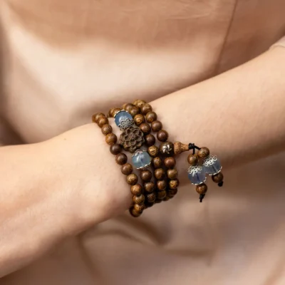 Alternative view of Vòng trầm hương Ngọc Liên Hoa 108 Hạt - Trầm Tốc Việt Nam