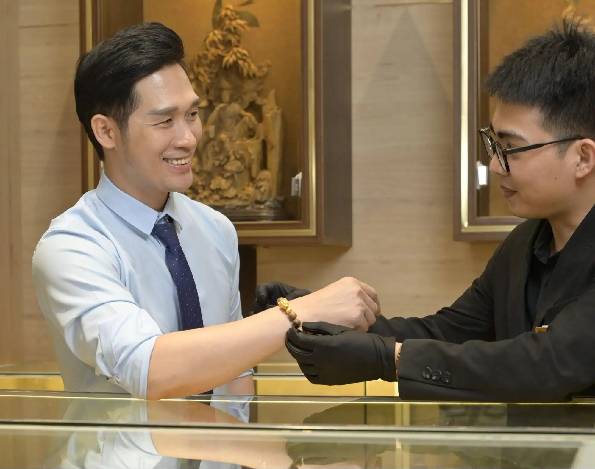 Bộ sưu tập vòng trầm hương theo mệnh từ Thiên Mộc Hương mang đến lựa chọn cao cấp, kết hợp tinh hoa thủ công, yếu tố ngũ hành và dịch vụ cá nhân hóa độc đáo