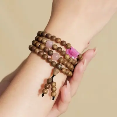 vong-tram-huong-108-hat-lien-hoa-anh-dao-tram-toc-viet-nam-3-400x400-1 Alternative view of Vòng Trầm Hương 108 Hạt Liên Hoa Anh Đào - Trầm Tốc Việt Nam