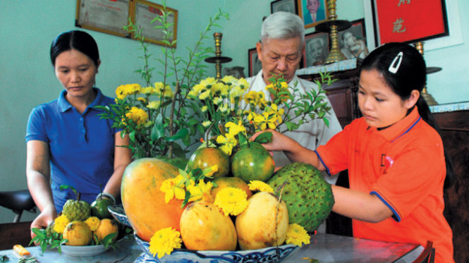 ban-tho-ngay-tet-o-mien-nam Mâm ngũ quả "Cầu - Dừa - Đủ - Xài" ở miền Nam