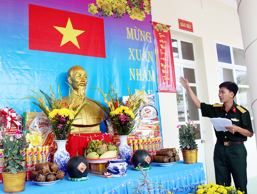 ban-tho-to-quoc-ngay-tet-1 Mẫu bàn thờ Tổ Quốc ngày Tết