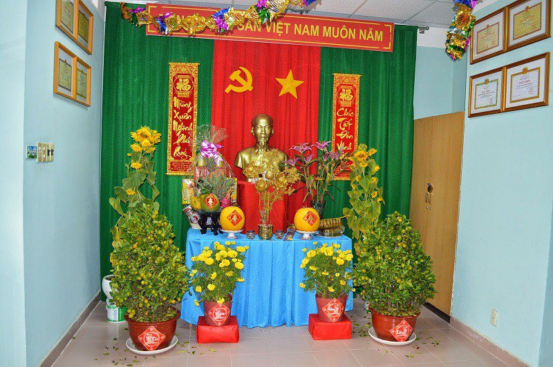 ban-tho-to-quoc-ngay-tet Trang trí bàn thờ Tổ Quốc ngày Tết