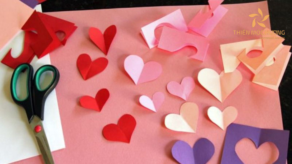 cach-lam-thiep-20-thang-11-10 Nguyên liệu cần chuẩn bị để làm thiệp 20 tháng 10 trái tim