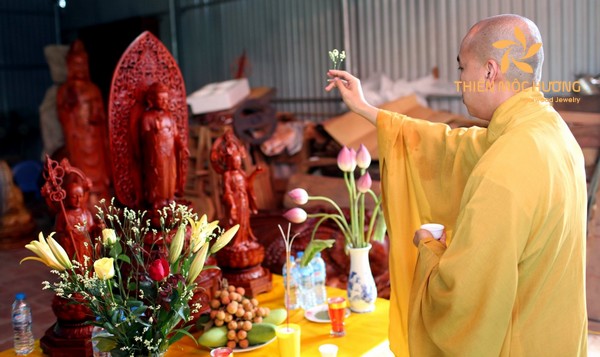 cach-tri-chu-vong-tram-huong cách trì chú vòng tay trầm hương