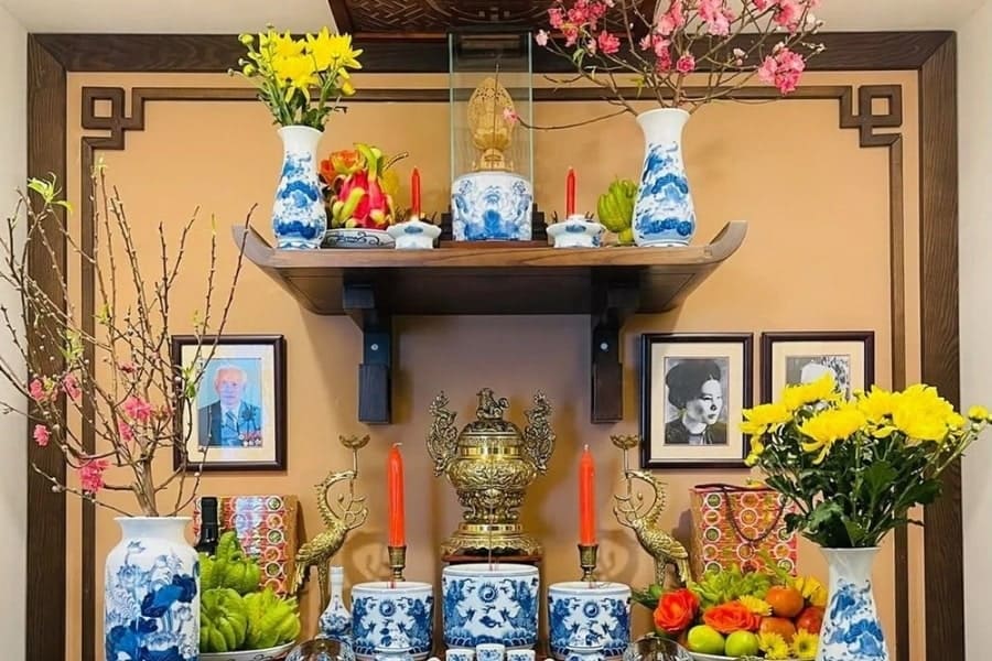 co-nen-de-2-ban-tho-trong-nha