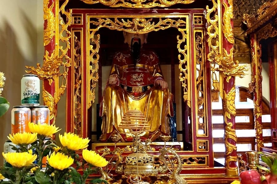 co-nen-de-2-ban-tho-trong-nha