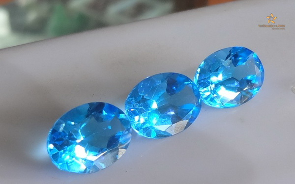 da-phong-thuy-menh-thuy-4 Đá Aquamarine