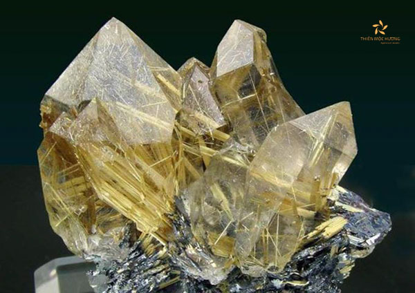 da-phpng-thuy-menh-kim-2 mệnh kim hợp đá phong thủy màu gì