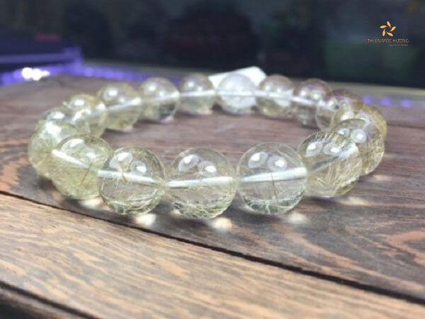 da-phpng-thuy-menh-kim-5 mệnh kim đeo đá màu gì