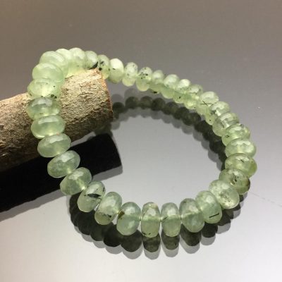 da-prehnite-1-400x400-1 Công dụng về sức khỏe của đá Prehnite