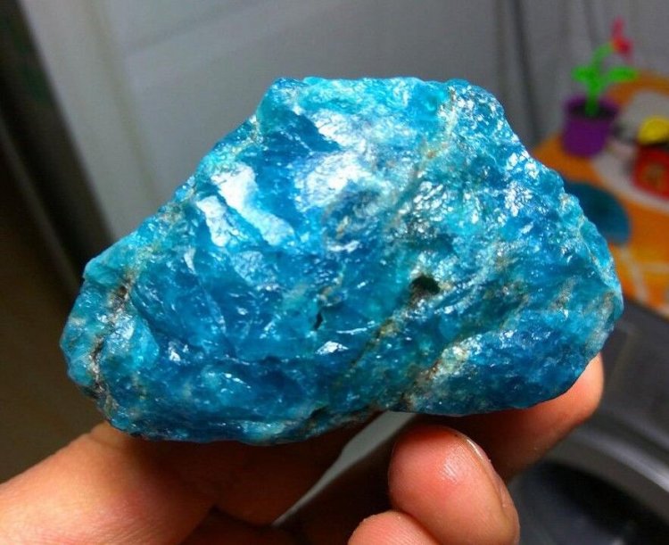 da-quy-mau-xanh-duong-06 Đá Apatit