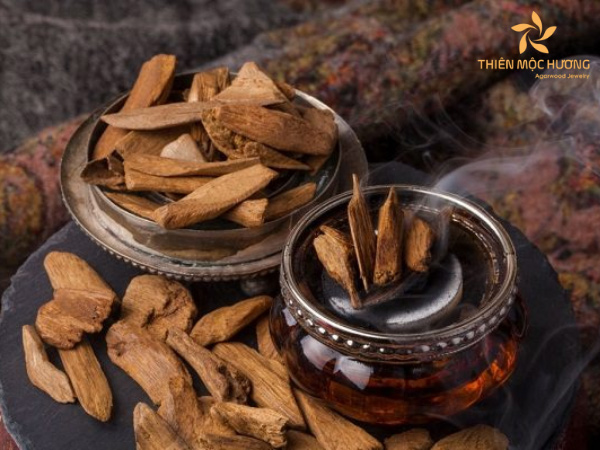 Bài thơ ca tụng về giá trị của trầm hương