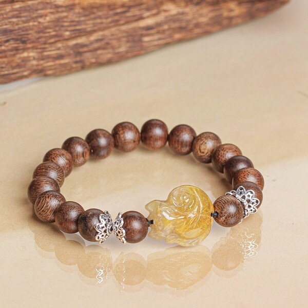 ho-ly-da-indo-vip-den-1-1 Vòng phong thủy giúp người mệnh Kim chiêu tài tiến bảo