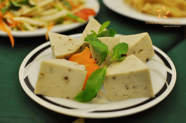 Lễ vu lan miền Trung nên ăn gì? Chả lụa chay là một món ăn không hề tồi