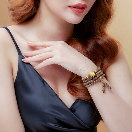 có nên đeo vòng trầm hương