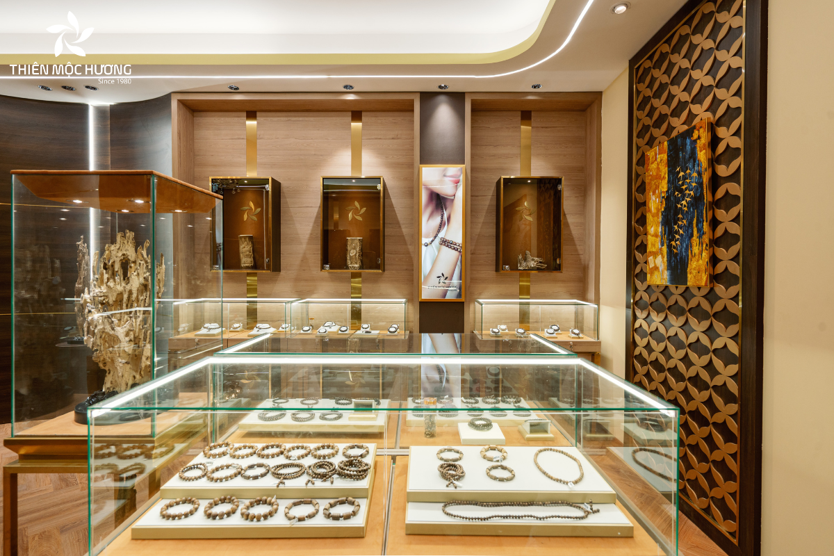 menh-thuy-deo-vong-mau-gi-03 Mệnh thuỷ đeo vòng màu gì ?