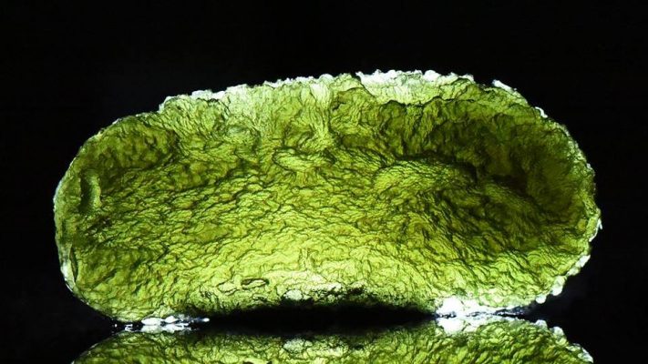 moldavite-stone-1-711x400-1 Chúng là viên đá của trái tim