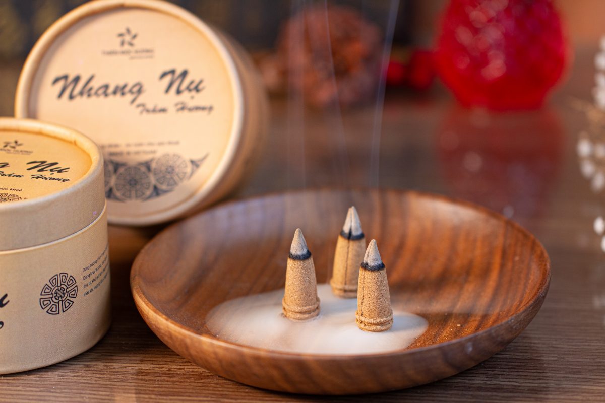 nhang-ne1bba5-tre1baa7m-hc6b0c6a1ng-cao-ce1baa5p-5-1200x800-1 Nhang Nụ trầm hương cao cấp-5