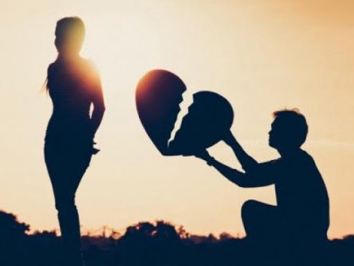 Những dấu hiệu nhận biết một người đang có đường tình duyên lận đận