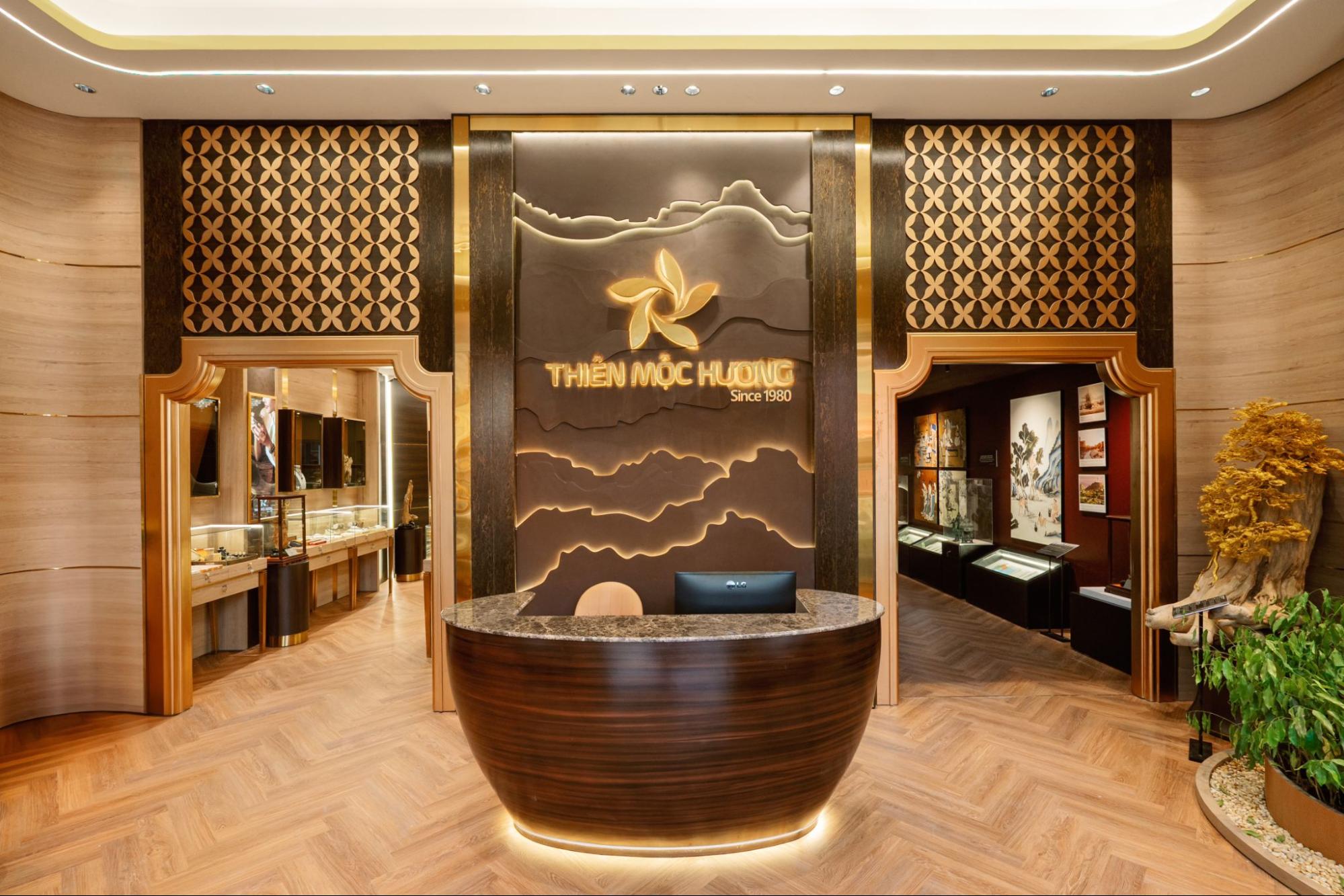 Người yêu trầm hương có thể an tâm chọn mua sản phẩm tại các địa chỉ uy tín như Thiên Mộc Hương, nơi cung cấp tinh dầu trầm nguyên chất, đa dạng mùi hương và đảm bảo nguồn gốc chính hãng cùng dịch vụ tận tâm