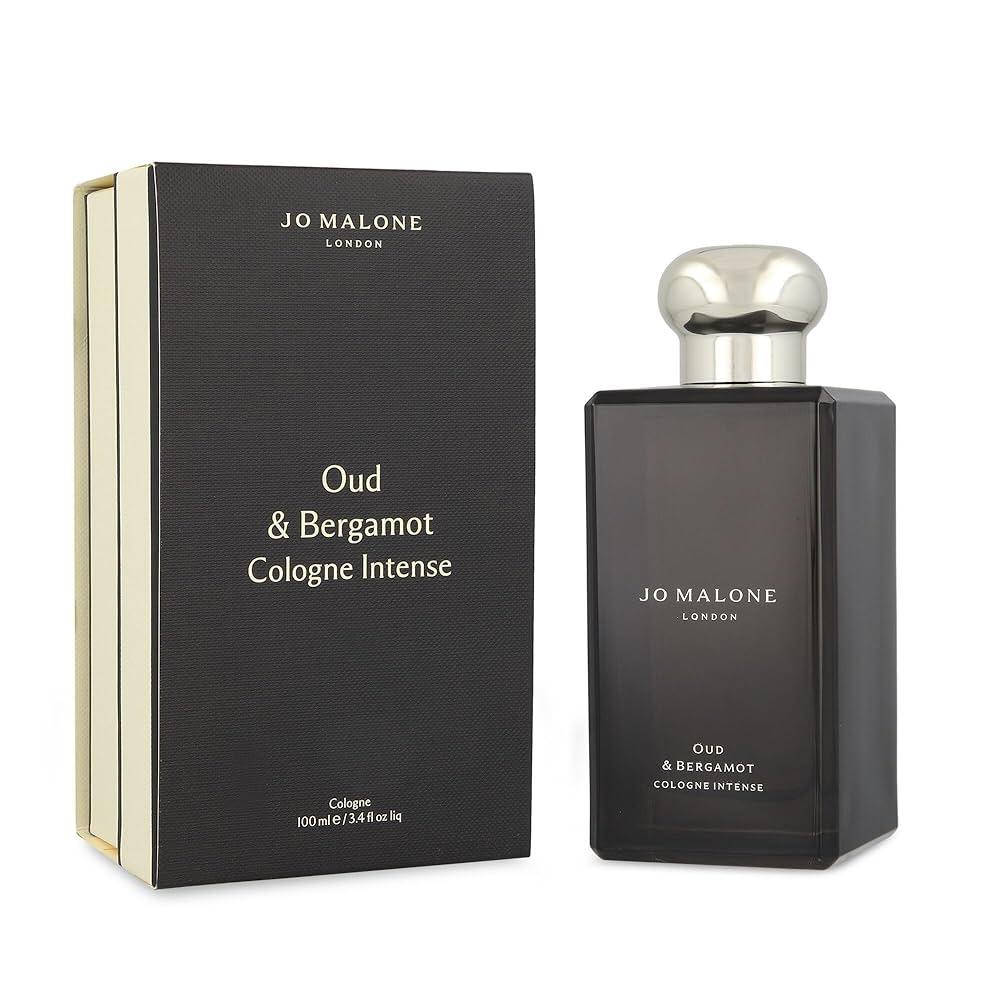 Jo Malone Oud & Bergamot Cologne Intense kết hợp hương cam Bergamot tươi mát với trầm hương ấm áp, lưu hương 6-8 giờ, dung tích 100ml giá 4.800.000 VNĐ
