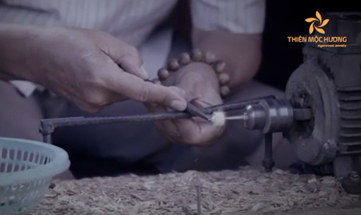 Phân biệt trầm tốc banh dựa vào vân gỗ 