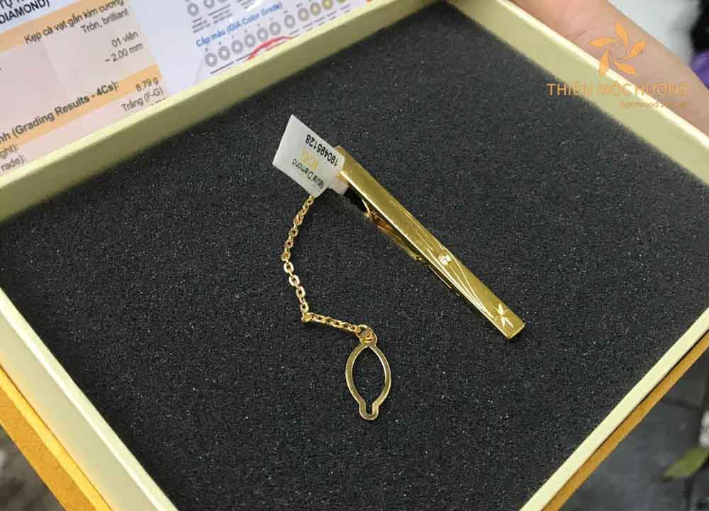 qua-20-11-tang-thay-giao-2 Mua quà 20/11 cho thầy là kẹp cà vạt tinh tế