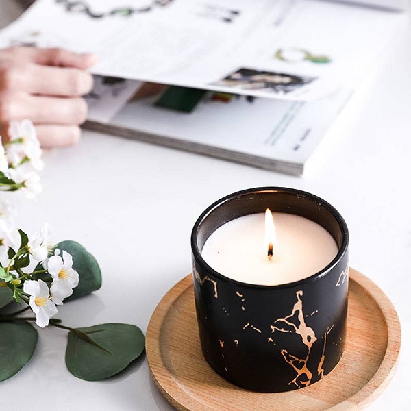 Quà tặng vợ là nến thơm tăng không khí lãng mạn trong phòng ngủ