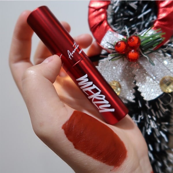 Son môi - Món quà tặng vợ 8/3 tinh tế