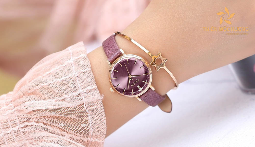 Chọn đồng hồ làm quà tặng 20/10 cho bạn gái ý nghĩa 