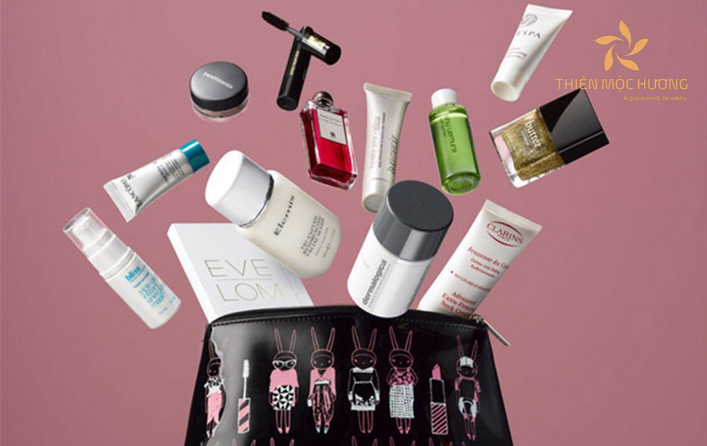 Quà tặng cô 20/11 là mỹ phẩm hàng hiệu