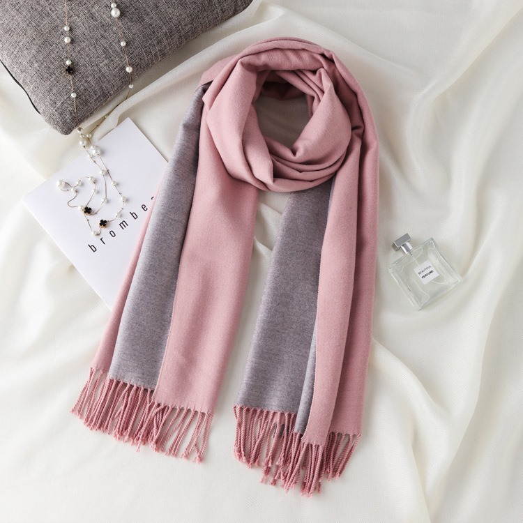 qua-tang-8-311 Không chỉ giữ ấm cơ thể, nó còn có chức năng thời trang.