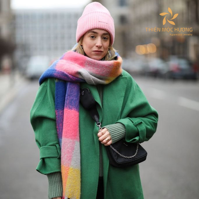 Khăn choàng sẽ là món quà tặng bạn thân ấm áp và ý nghĩa nhất 